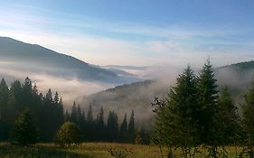Sadiba Pri Dorogi